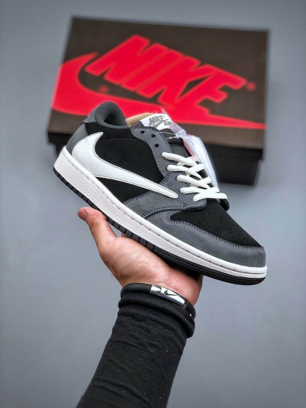 Travis Scott x Air Jordan 1 Low OG “ブラック/ファントム” DM7866 